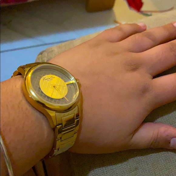 Watch - Picture 1 of 2